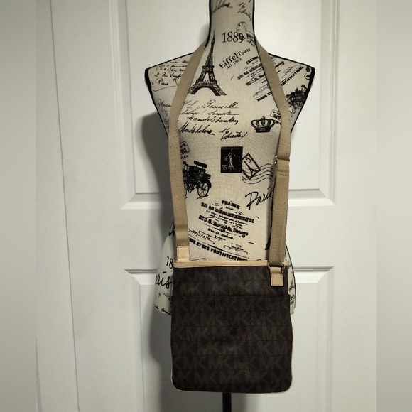 Authentic Michael Kors Crossbody Purse - Picture 2 of 7